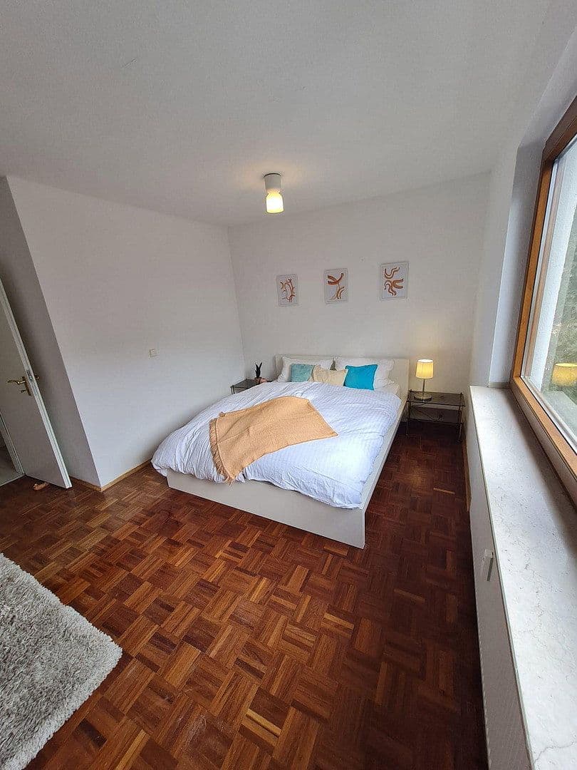 Prenájom bytu 2-izbový 70 m², Kradepohlsmühlenweg 1A, Bergisch Gladbach, Severné Porýnie - Westfálsko Prenájom bytu 2-izbový 70 m², Kradepohlsmühlenweg 1A, Bergisch Gladbach, Severné Porýnie - Westfálsko