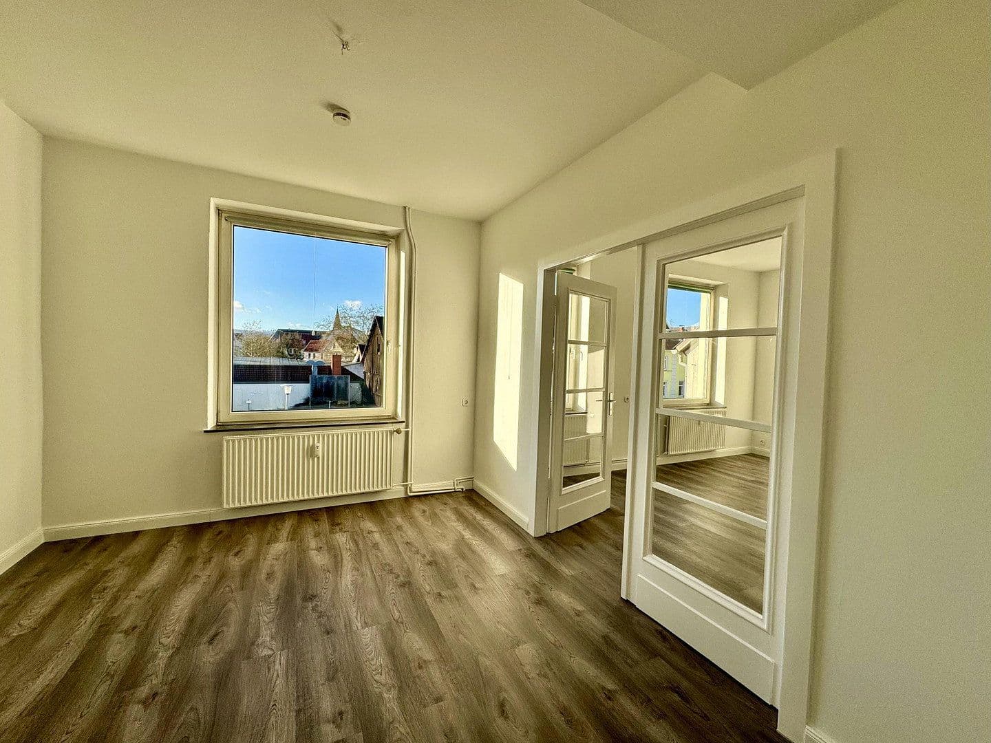 Prenájom bytu 3-izbový 87 m², Oesdorfer Straße 14, Bad Pyrmont, Dolné Sasko Prenájom bytu 3-izbový 87 m², Oesdorfer Straße 14, Bad Pyrmont, Dolné Sasko