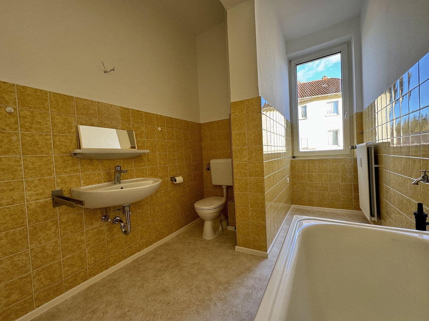 Prenájom bytu 3-izbový 87 m², Oesdorfer Straße 14, Bad Pyrmont, Dolné Sasko Prenájom bytu 3-izbový 87 m², Oesdorfer Straße 14, Bad Pyrmont, Dolné Sasko