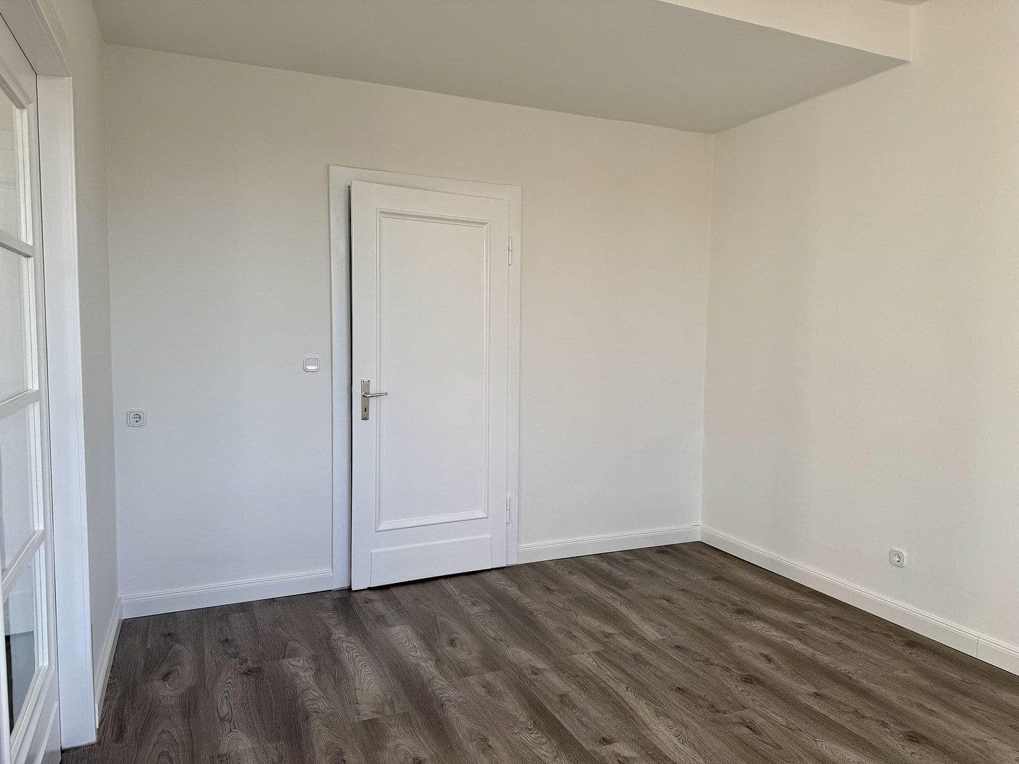 Prenájom bytu 3-izbový 87 m², Oesdorfer Straße 14, Bad Pyrmont, Dolné Sasko Prenájom bytu 3-izbový 87 m², Oesdorfer Straße 14, Bad Pyrmont, Dolné Sasko