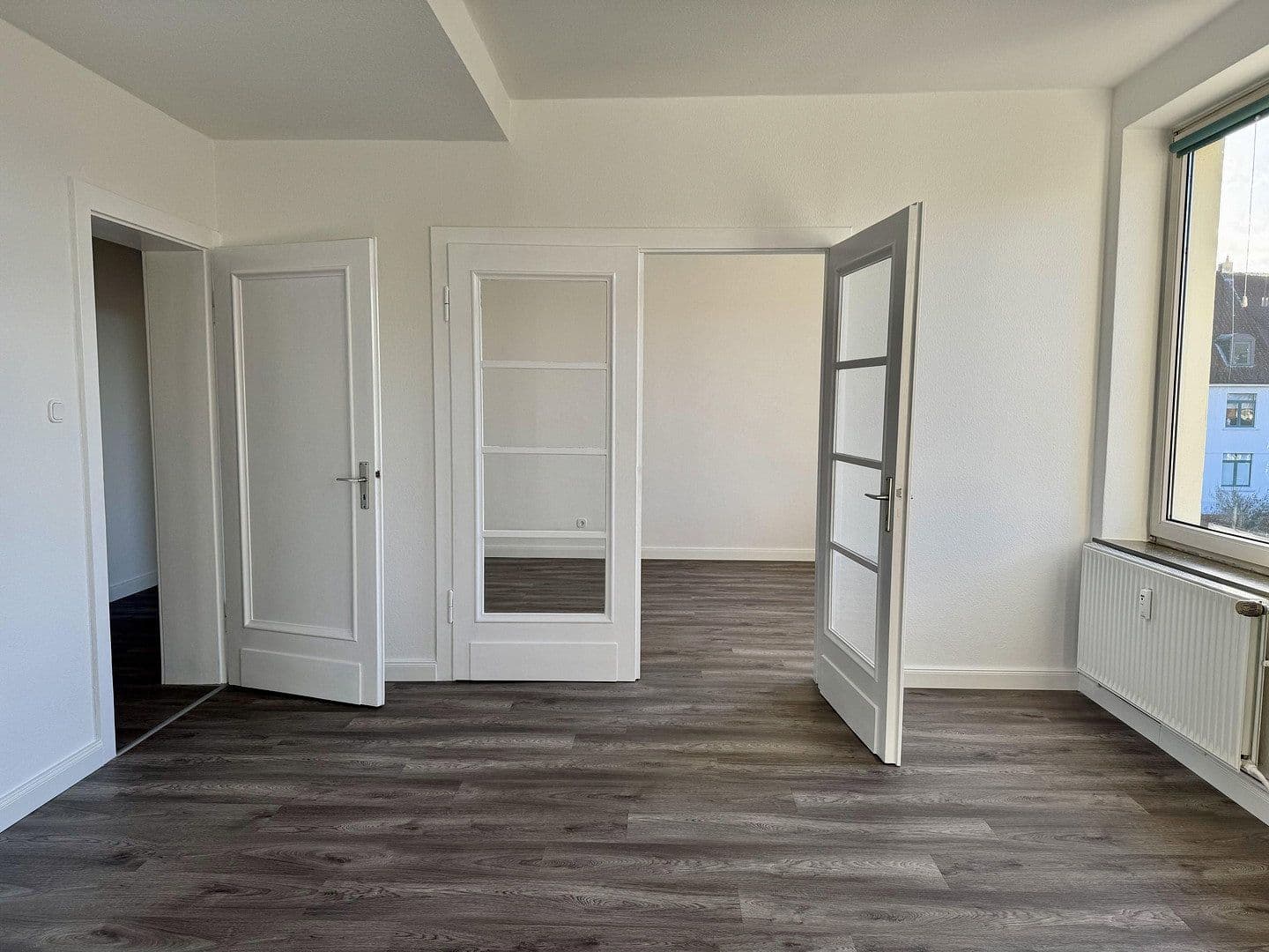 Prenájom bytu 3-izbový 87 m², Oesdorfer Straße 14, Bad Pyrmont, Dolné Sasko Prenájom bytu 3-izbový 87 m², Oesdorfer Straße 14, Bad Pyrmont, Dolné Sasko