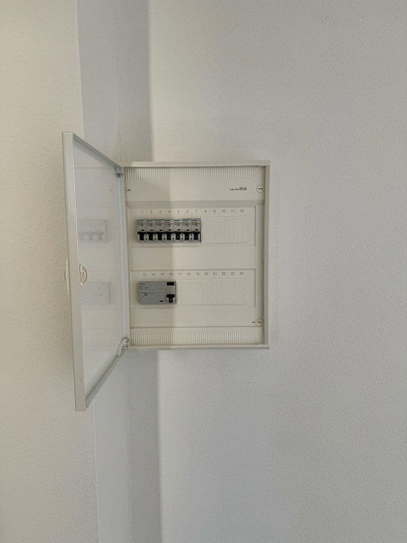 Prenájom bytu 3-izbový 87 m², Oesdorfer Straße 14, Bad Pyrmont, Dolné Sasko Prenájom bytu 3-izbový 87 m², Oesdorfer Straße 14, Bad Pyrmont, Dolné Sasko