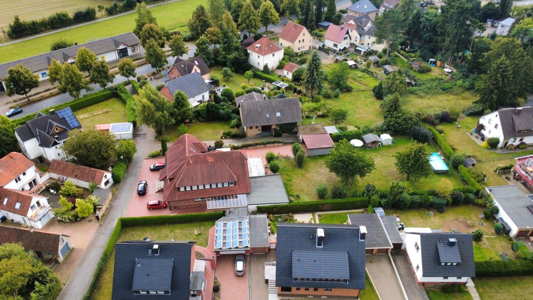 Predaj domu 378 m², pozemek 2.150 m², Rinteln, Dolné Sasko Predaj domu 378 m², pozemek 2.150 m², Rinteln, Dolné Sasko