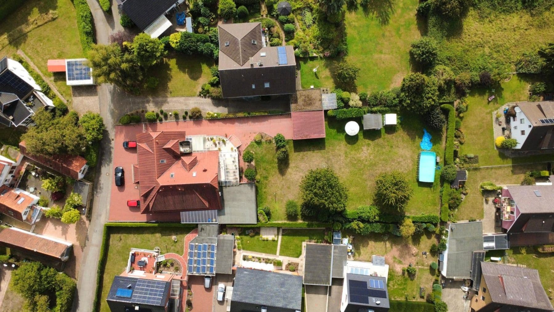 Predaj domu 378 m², pozemek 2.150 m², Rinteln, Dolné Sasko Predaj domu 378 m², pozemek 2.150 m², Rinteln, Dolné Sasko