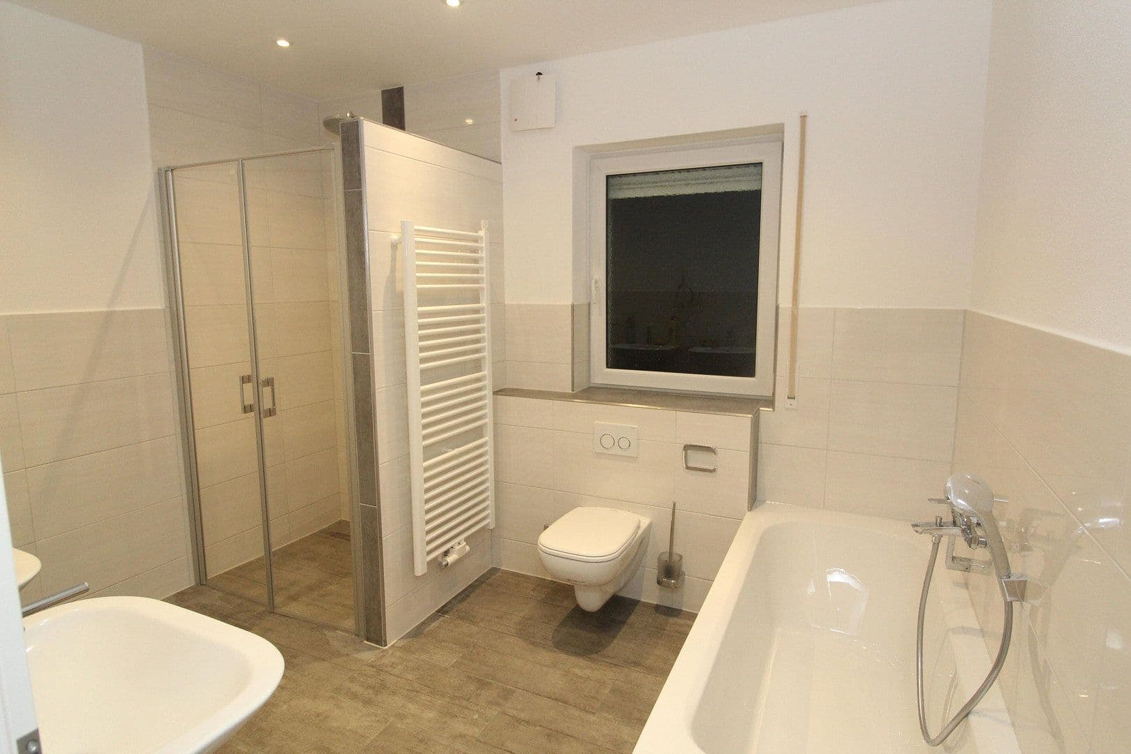 Prenájom bytu 3-izbový 125 m², Marktstraße 37a, Hutthurm, Bavorsko Prenájom bytu 3-izbový 125 m², Marktstraße 37a, Hutthurm, Bavorsko