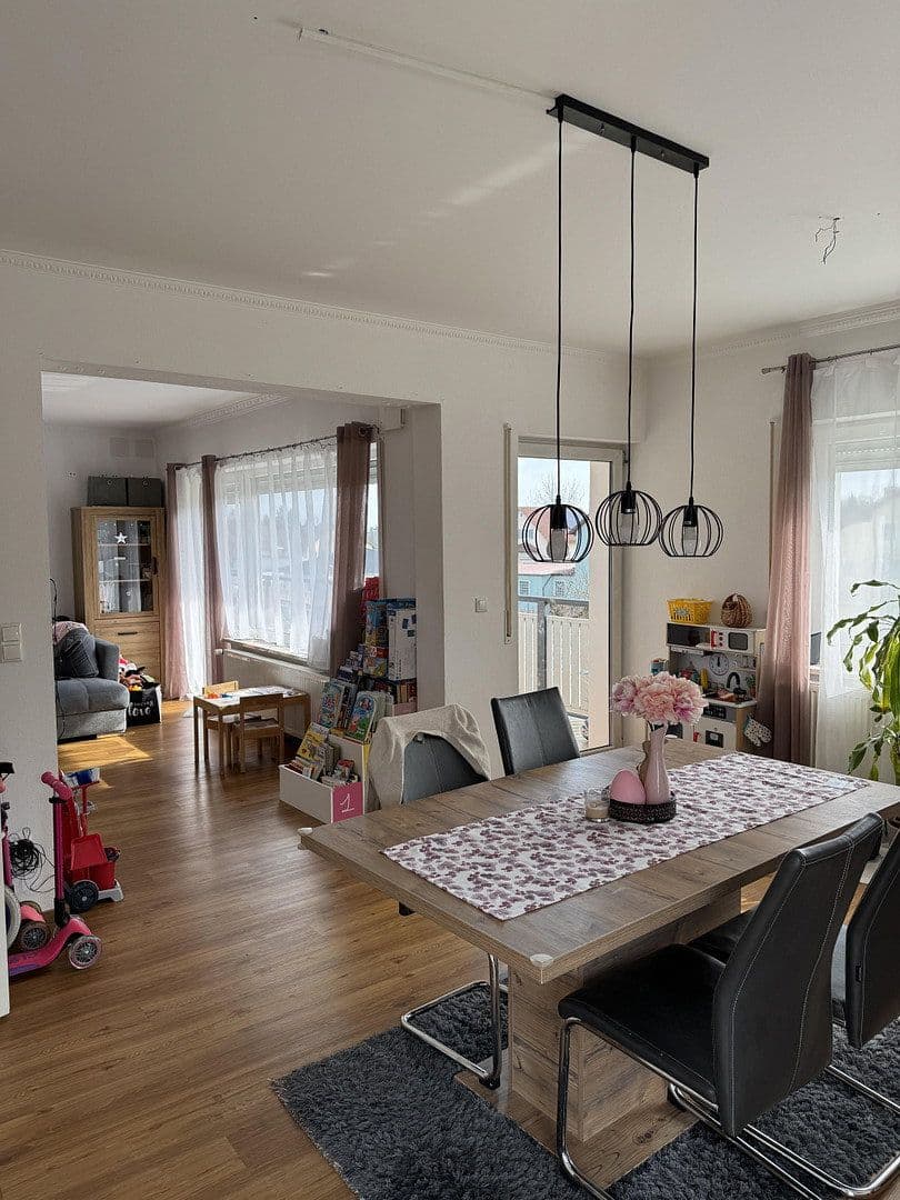 Prenájom bytu 3-izbový 125 m², Marktstraße 37a, Hutthurm, Bavorsko Prenájom bytu 3-izbový 125 m², Marktstraße 37a, Hutthurm, Bavorsko