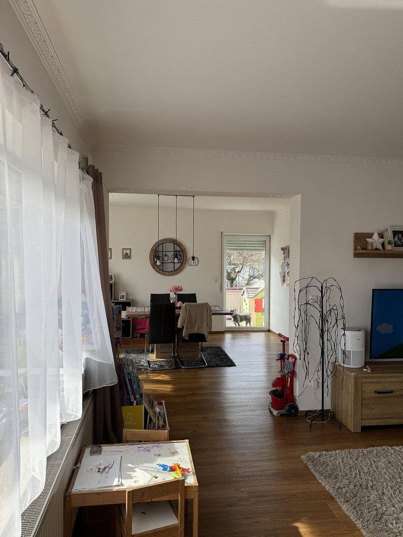 Prenájom bytu 3-izbový 125 m², Marktstraße 37a, Hutthurm, Bavorsko Prenájom bytu 3-izbový 125 m², Marktstraße 37a, Hutthurm, Bavorsko