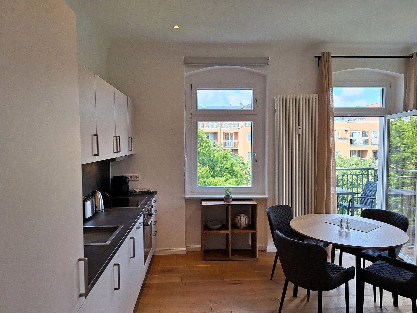 Prenájom bytu 2-izbový 55 m², Pascalstr. 4, Berlin, Berlín Prenájom bytu 2-izbový 55 m², Pascalstr. 4, Berlin, Berlín