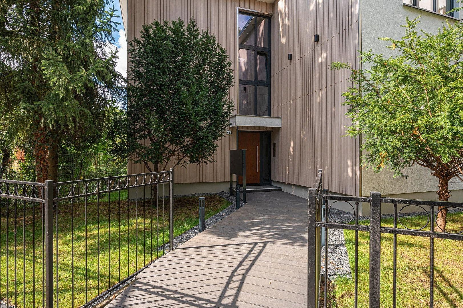 Predaj bytu 2-izbový 62 m², Leydenallee 37, Berlin, Berlín Predaj bytu 2-izbový 62 m², Leydenallee 37, Berlin, Berlín