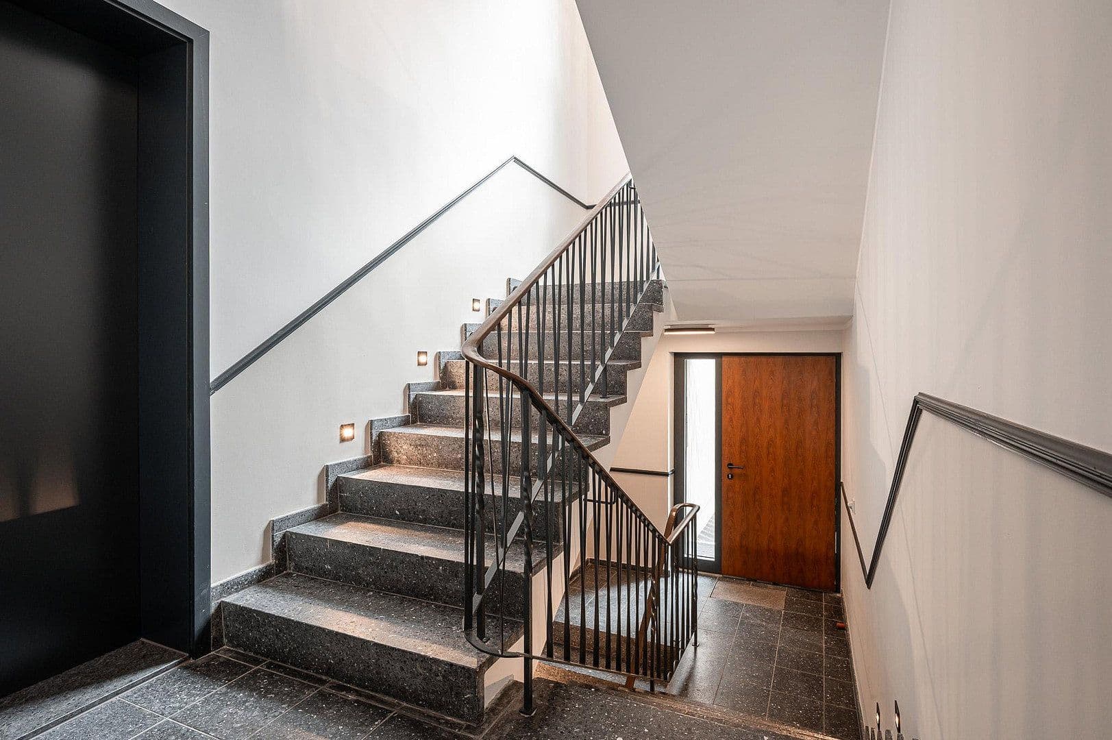 Predaj bytu 2-izbový 62 m², Leydenallee 37, Berlin, Berlín Predaj bytu 2-izbový 62 m², Leydenallee 37, Berlin, Berlín