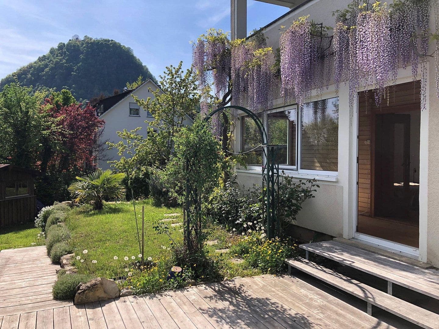 Predaj domu 174 m², pozemek 840 m², ob den Reben 17, Radolfzell am Bodensee, Bádensko-Wurttembersko Predaj domu 174 m², pozemek 840 m², ob den Reben 17, Radolfzell am Bodensee, Bádensko-Wurttembersko