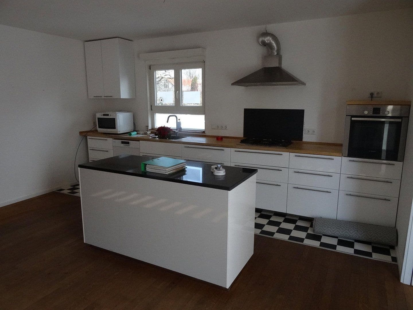 Predaj domu 174 m², pozemek 840 m², ob den Reben 17, Radolfzell am Bodensee, Bádensko-Wurttembersko Predaj domu 174 m², pozemek 840 m², ob den Reben 17, Radolfzell am Bodensee, Bádensko-Wurttembersko