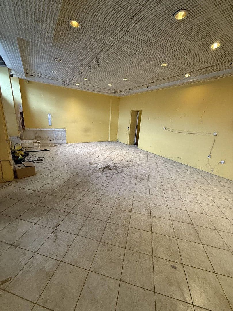 Prenájom kancelárie 125 m², Berliner Allee 128, Berlin, Berlín Prenájom kancelárie 125 m², Berliner Allee 128, Berlin, Berlín