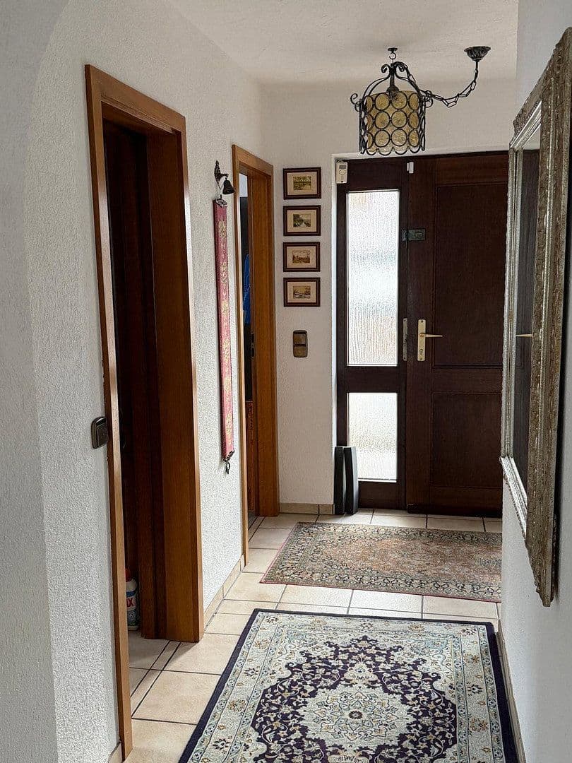 Prenájom domu 240 m², pozemek 468 m², Peter-Parlerstraße 6, Sindelfingen, Bádensko-Wurttembersko Prenájom domu 240 m², pozemek 468 m², Peter-Parlerstraße 6, Sindelfingen, Bádensko-Wurttembersko