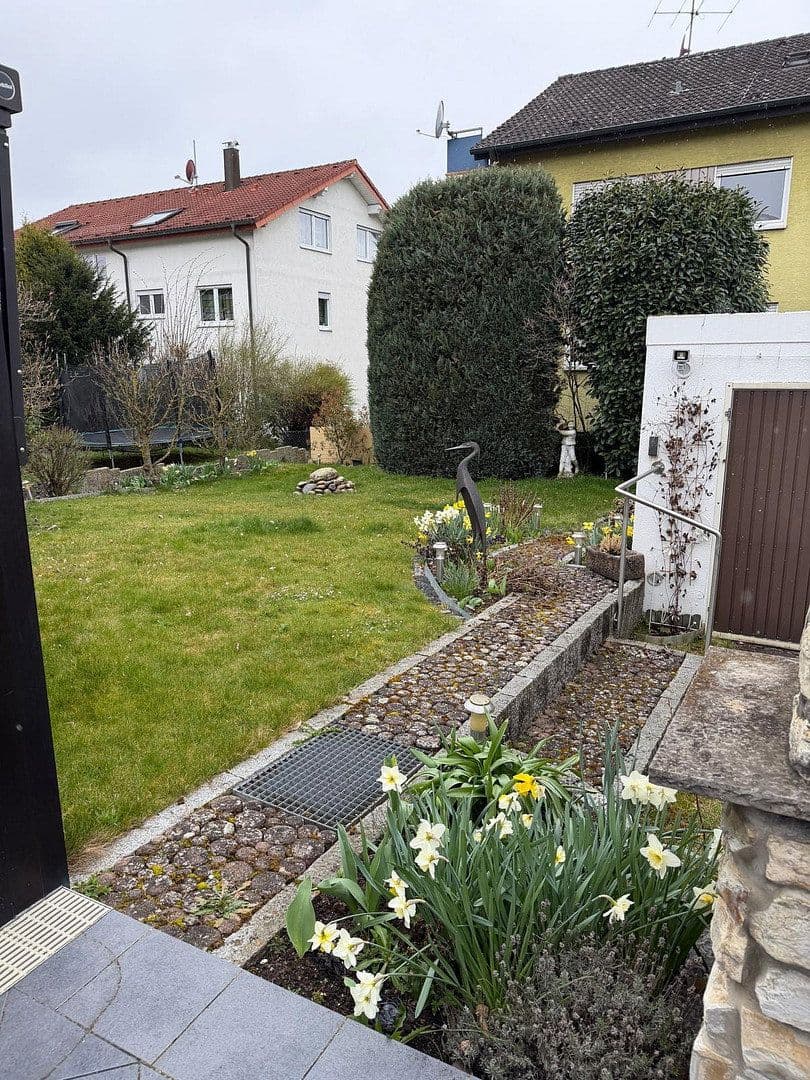 Prenájom domu 240 m², pozemek 468 m², Peter-Parlerstraße 6, Sindelfingen, Bádensko-Wurttembersko Prenájom domu 240 m², pozemek 468 m², Peter-Parlerstraße 6, Sindelfingen, Bádensko-Wurttembersko