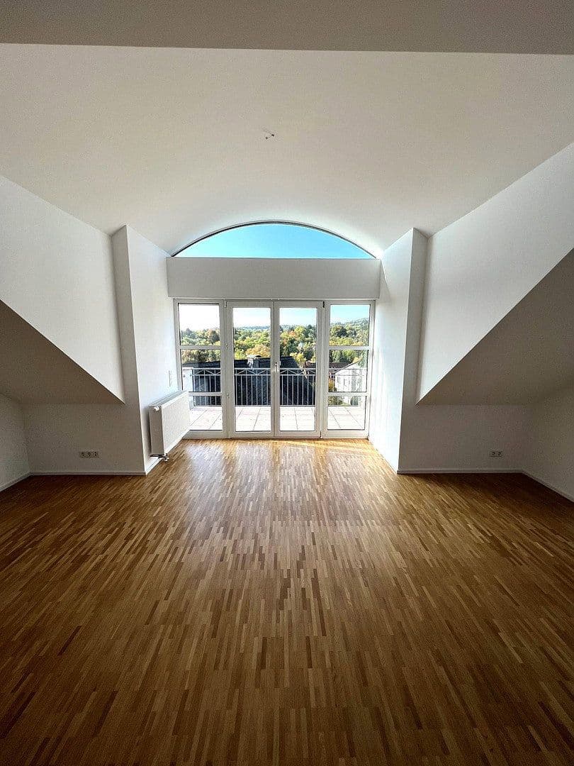 Prenájom bytu 3-izbový 88 m², Kronthaler Weg 11, Kronberg im Taunus, Hesensko Prenájom bytu 3-izbový 88 m², Kronthaler Weg 11, Kronberg im Taunus, Hesensko