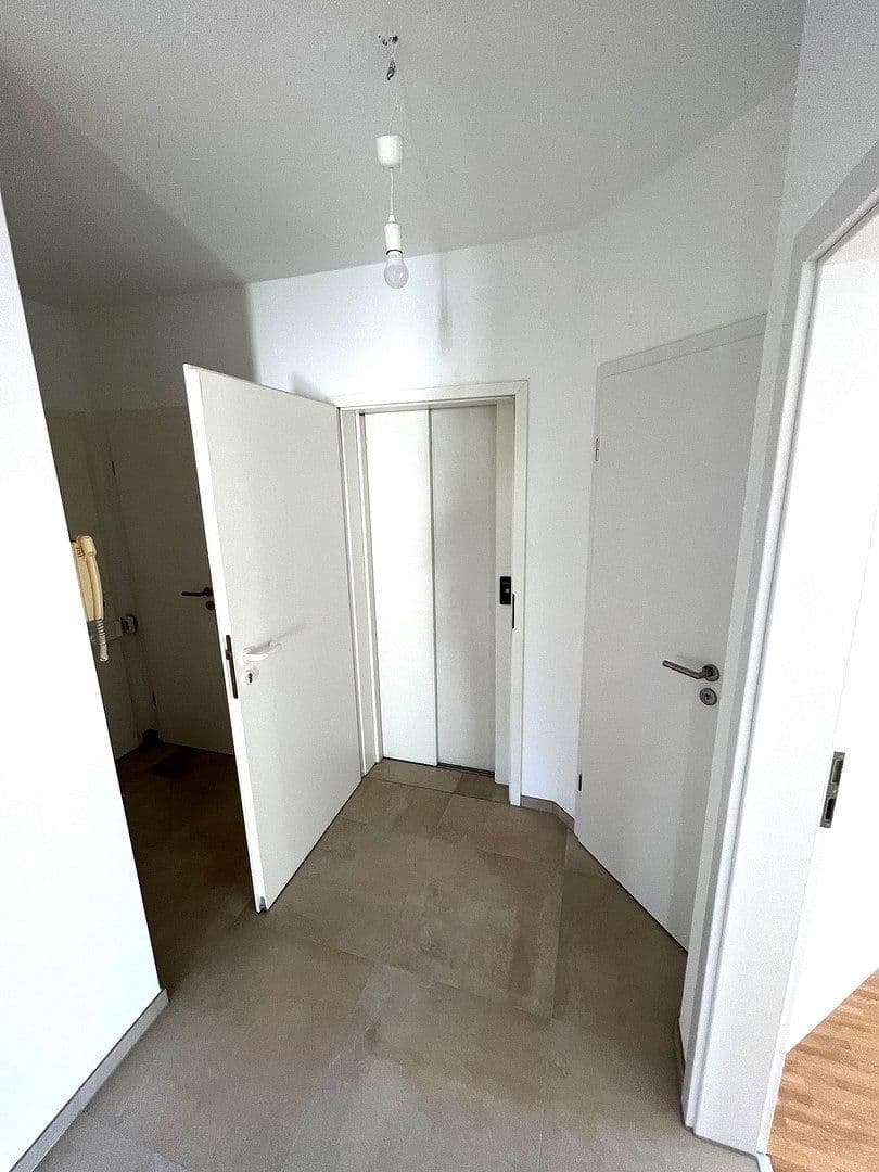 Prenájom bytu 3-izbový 88 m², Kronthaler Weg 11, Kronberg im Taunus, Hesensko Prenájom bytu 3-izbový 88 m², Kronthaler Weg 11, Kronberg im Taunus, Hesensko