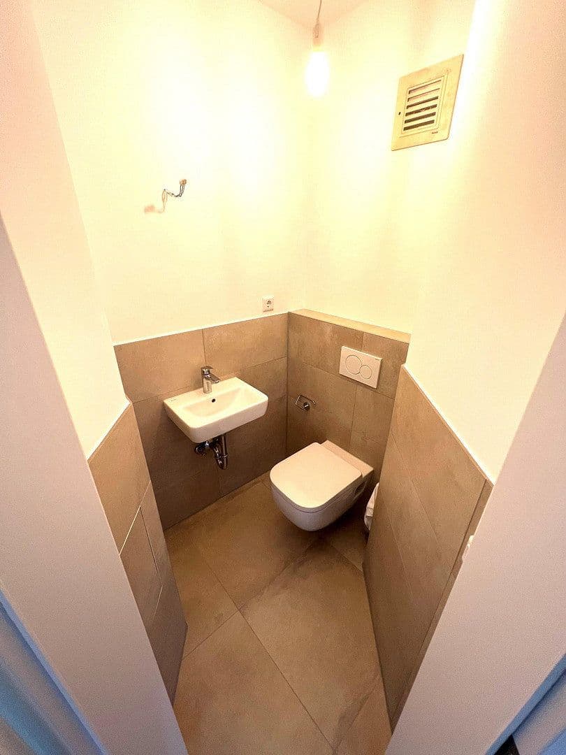 Prenájom bytu 3-izbový 88 m², Kronthaler Weg 11, Kronberg im Taunus, Hesensko Prenájom bytu 3-izbový 88 m², Kronthaler Weg 11, Kronberg im Taunus, Hesensko