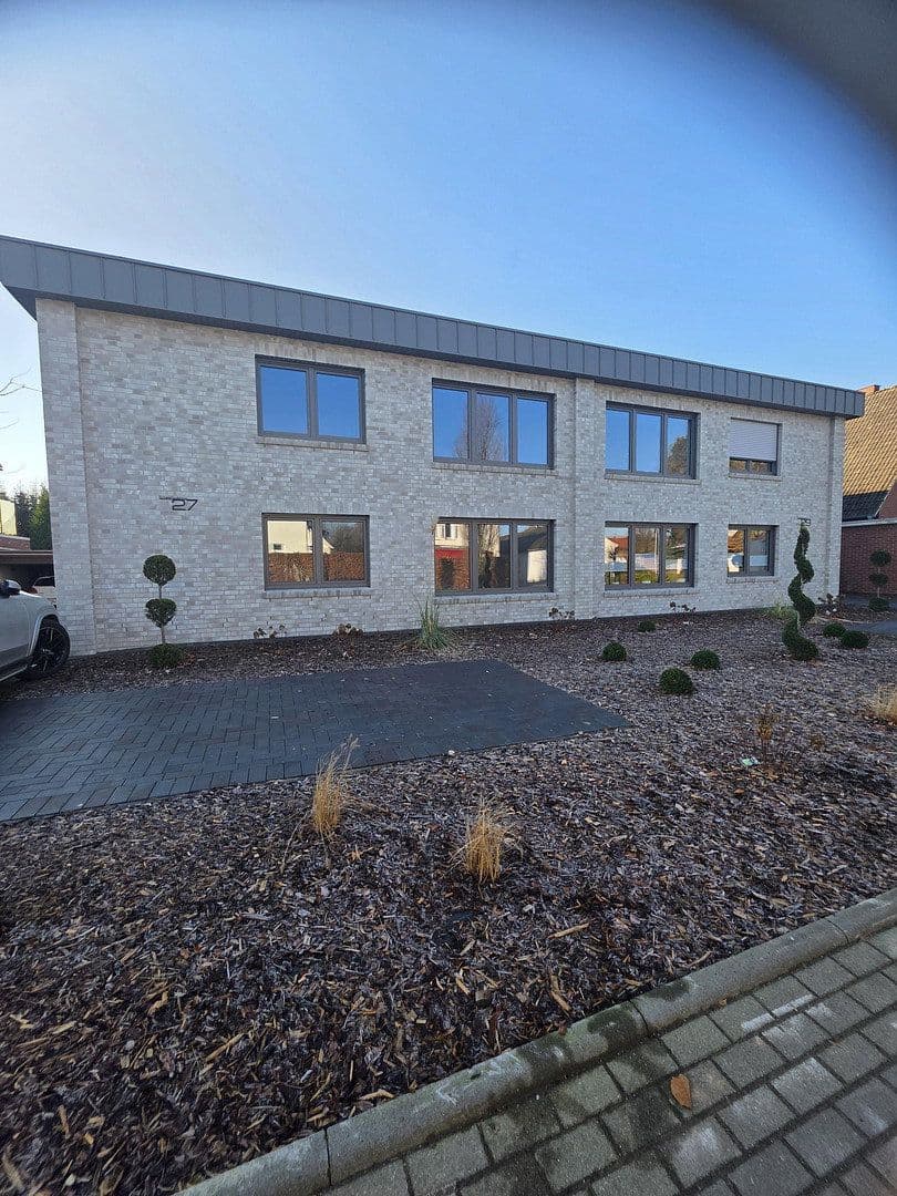 Prenájom bytu 4-izbový 115 m², Cloppenburg, Dolné Sasko Prenájom bytu 4-izbový 115 m², Cloppenburg, Dolné Sasko