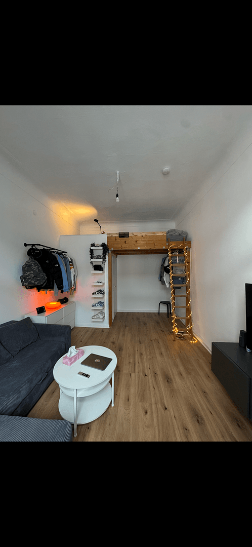 Prenájom bytu 1-izbový 23 m², Corneliussstraße 88, Düsseldorf, Severné Porýnie - Westfálsko Prenájom bytu 1-izbový 23 m², Corneliussstraße 88, Düsseldorf, Severné Porýnie - Westfálsko