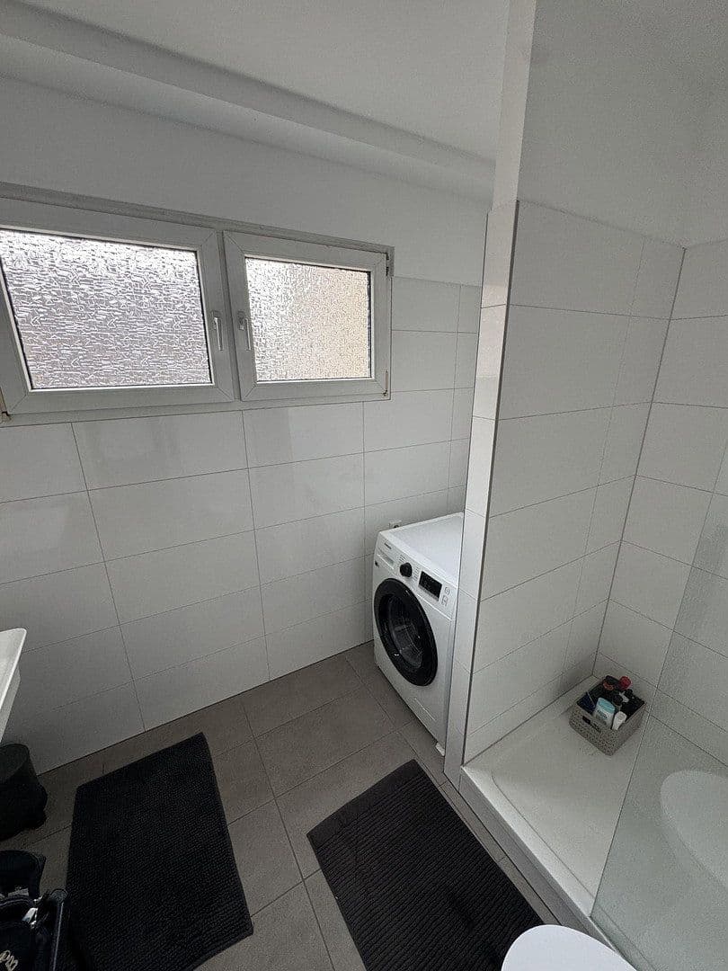 Prenájom bytu 1-izbový 23 m², Corneliussstraße 88, Düsseldorf, Severné Porýnie - Westfálsko Prenájom bytu 1-izbový 23 m², Corneliussstraße 88, Düsseldorf, Severné Porýnie - Westfálsko