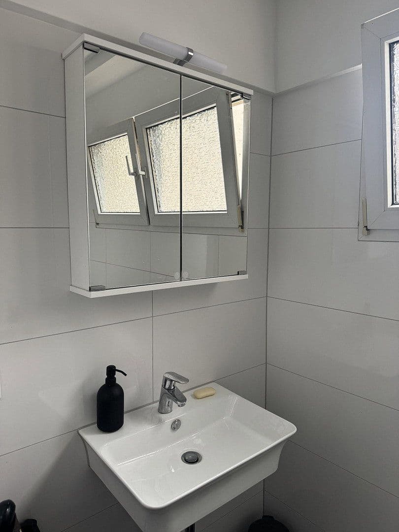 Prenájom bytu 1-izbový 23 m², Corneliussstraße 88, Düsseldorf, Severné Porýnie - Westfálsko Prenájom bytu 1-izbový 23 m², Corneliussstraße 88, Düsseldorf, Severné Porýnie - Westfálsko