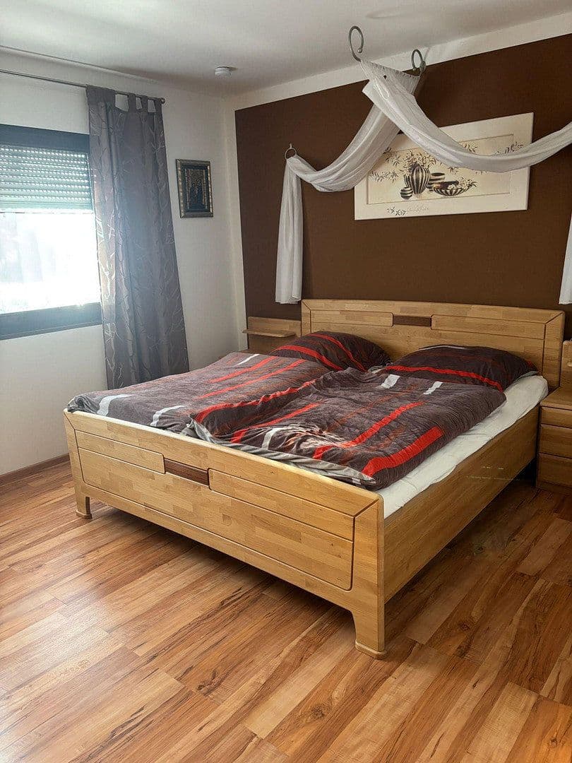 Predaj domu 298 m², pozemek 1.108 m², Windorf, Bavorsko Predaj domu 298 m², pozemek 1.108 m², Windorf, Bavorsko