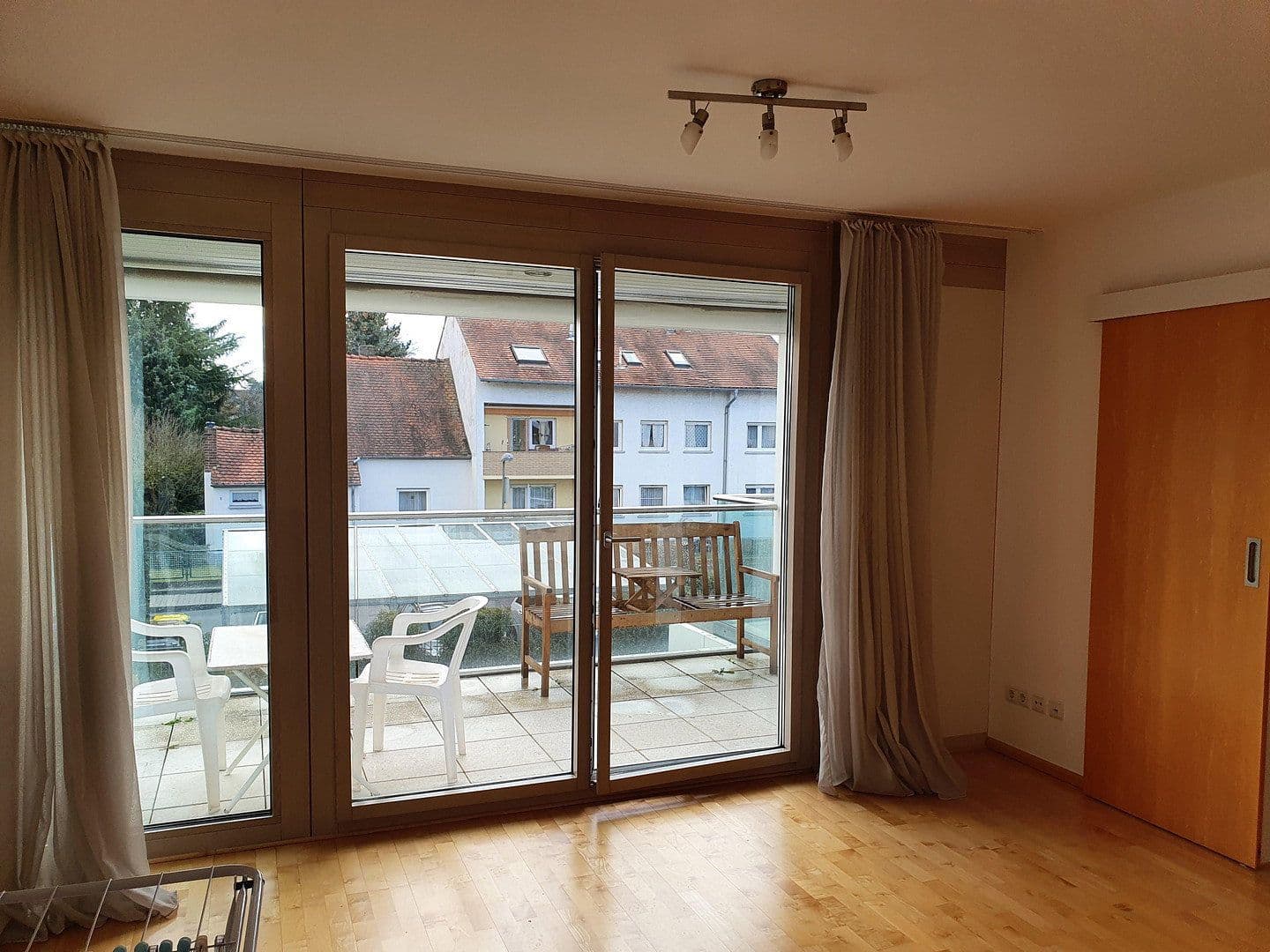 Prenájom bytu 4-izbový 126 m², An den Postwiesen xxx, Frankfurt am Main, Hesensko Prenájom bytu 4-izbový 126 m², An den Postwiesen xxx, Frankfurt am Main, Hesensko