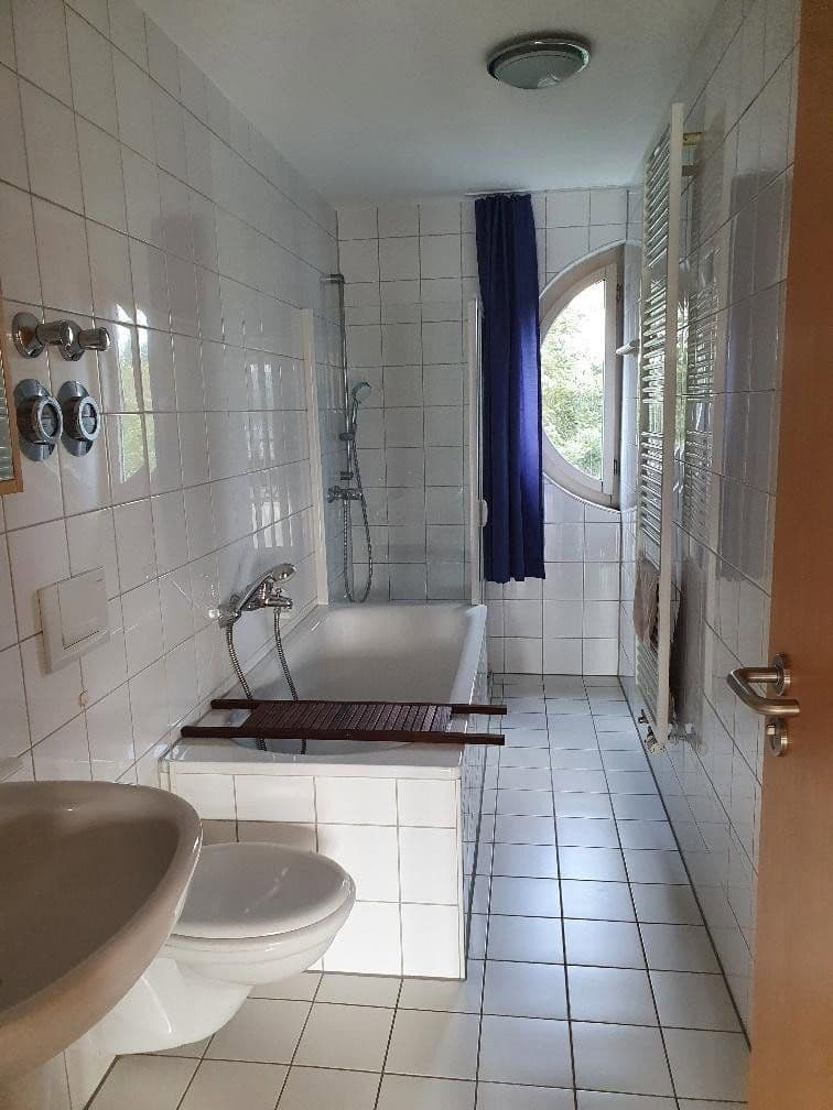 Prenájom bytu 4-izbový 126 m², An den Postwiesen xxx, Frankfurt am Main, Hesensko Prenájom bytu 4-izbový 126 m², An den Postwiesen xxx, Frankfurt am Main, Hesensko