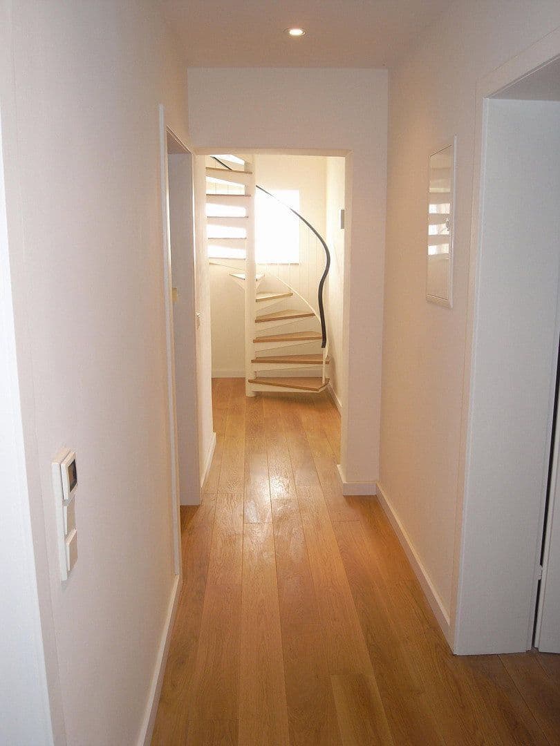 Prenájom domu 162 m², pozemek 450 m², Kaarst, Severné Porýnie - Westfálsko Prenájom domu 162 m², pozemek 450 m², Kaarst, Severné Porýnie - Westfálsko