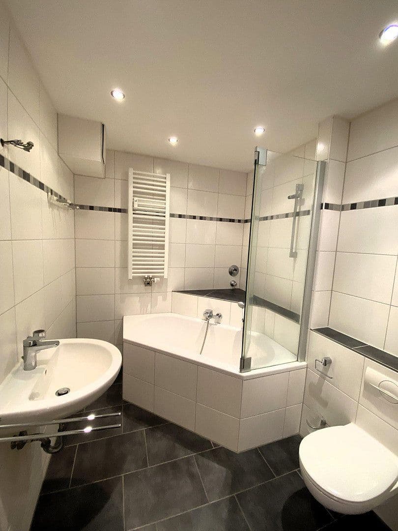 Prenájom bytu 3-izbový 98 m², Neufahrn b. Freising, Bavorsko Prenájom bytu 3-izbový 98 m², Neufahrn b. Freising, Bavorsko