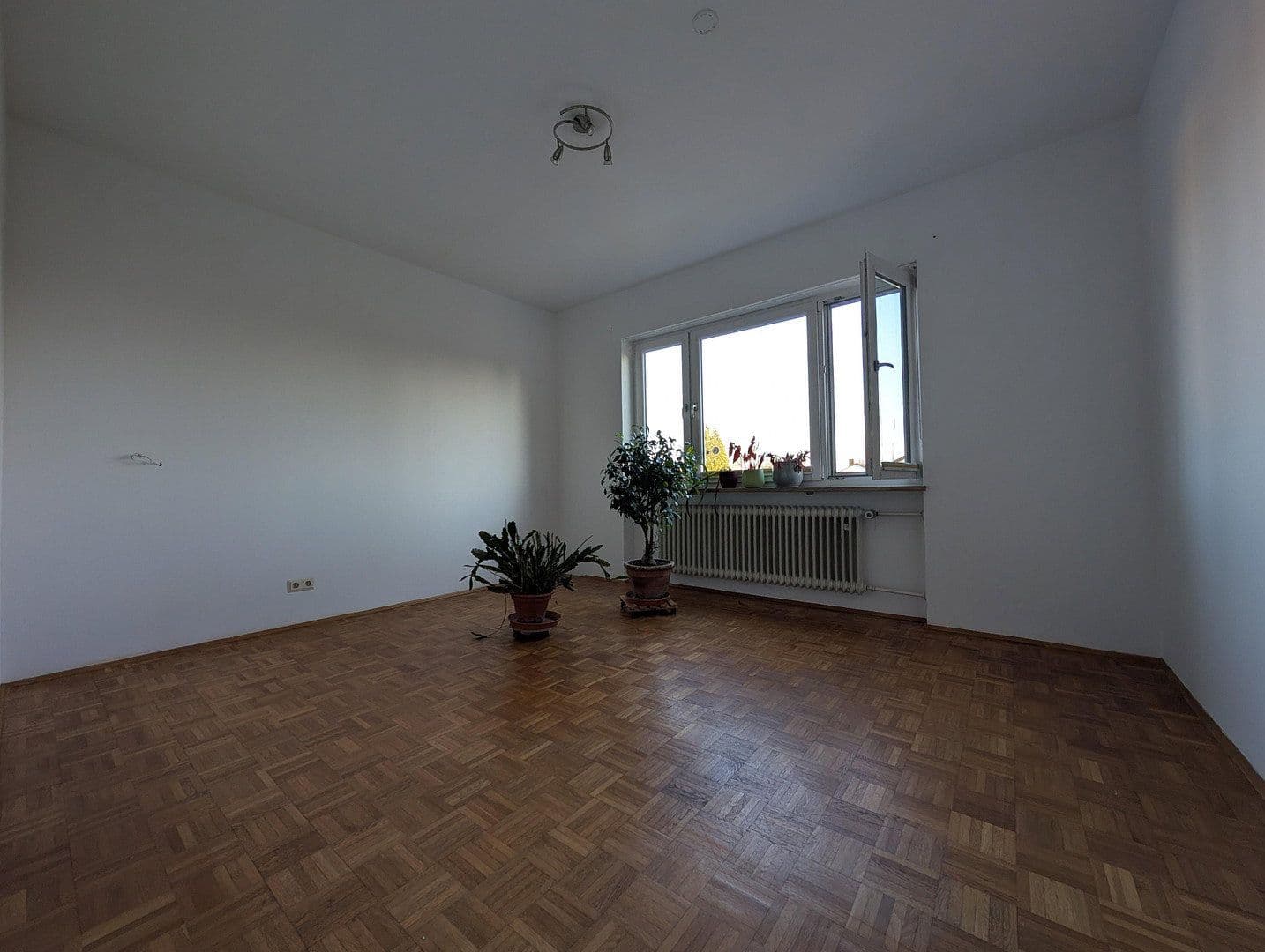 Predaj domu 260 m², pozemek 1.301 m², Kranzhornstraße 8, Feldkirchen-Westerham, Bavorsko Predaj domu 260 m², pozemek 1.301 m², Kranzhornstraße 8, Feldkirchen-Westerham, Bavorsko