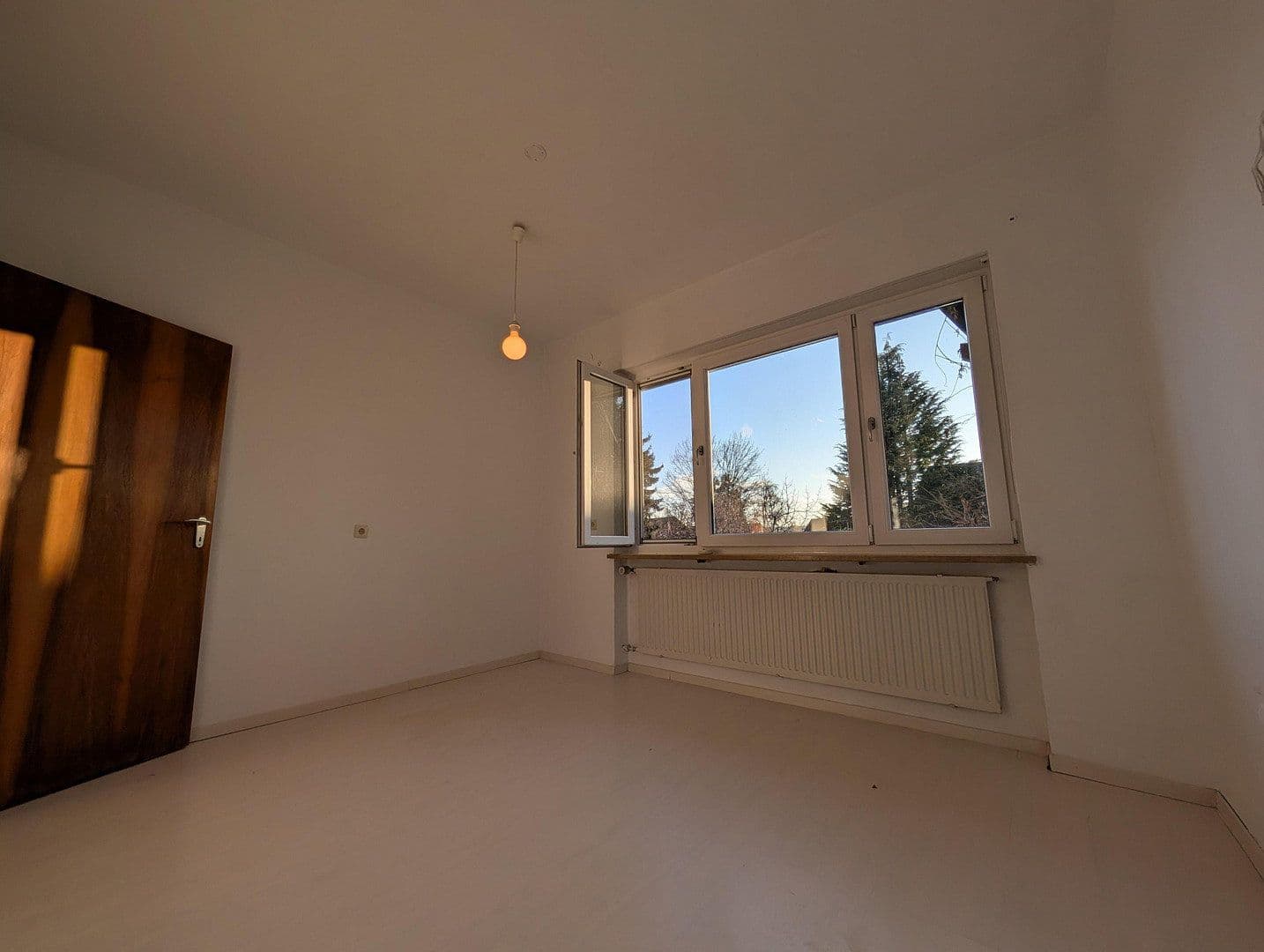 Predaj domu 260 m², pozemek 1.301 m², Kranzhornstraße 8, Feldkirchen-Westerham, Bavorsko Predaj domu 260 m², pozemek 1.301 m², Kranzhornstraße 8, Feldkirchen-Westerham, Bavorsko