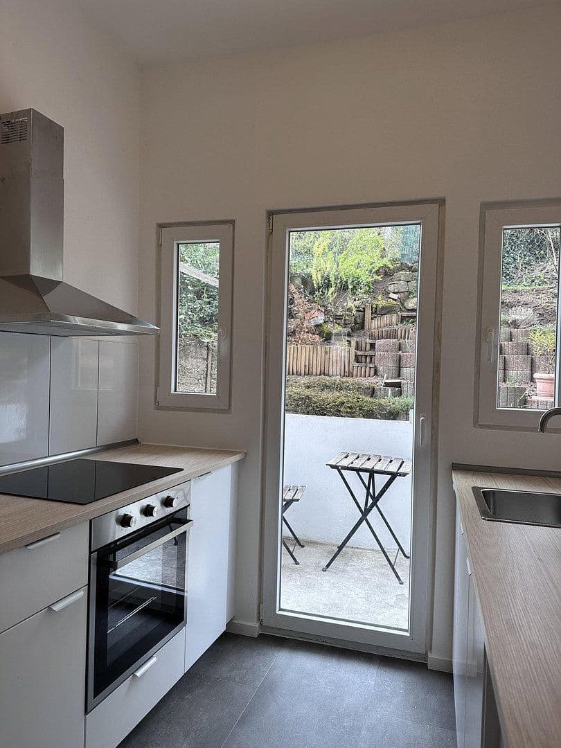 Prenájom bytu 3-izbový 65 m², Stuttgart, Bádensko-Wurttembersko Prenájom bytu 3-izbový 65 m², Stuttgart, Bádensko-Wurttembersko