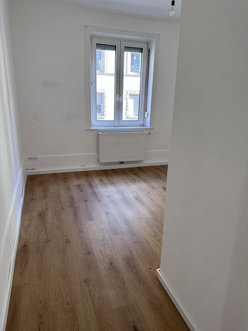 Prenájom bytu 3-izbový 65 m², Stuttgart, Bádensko-Wurttembersko Prenájom bytu 3-izbový 65 m², Stuttgart, Bádensko-Wurttembersko