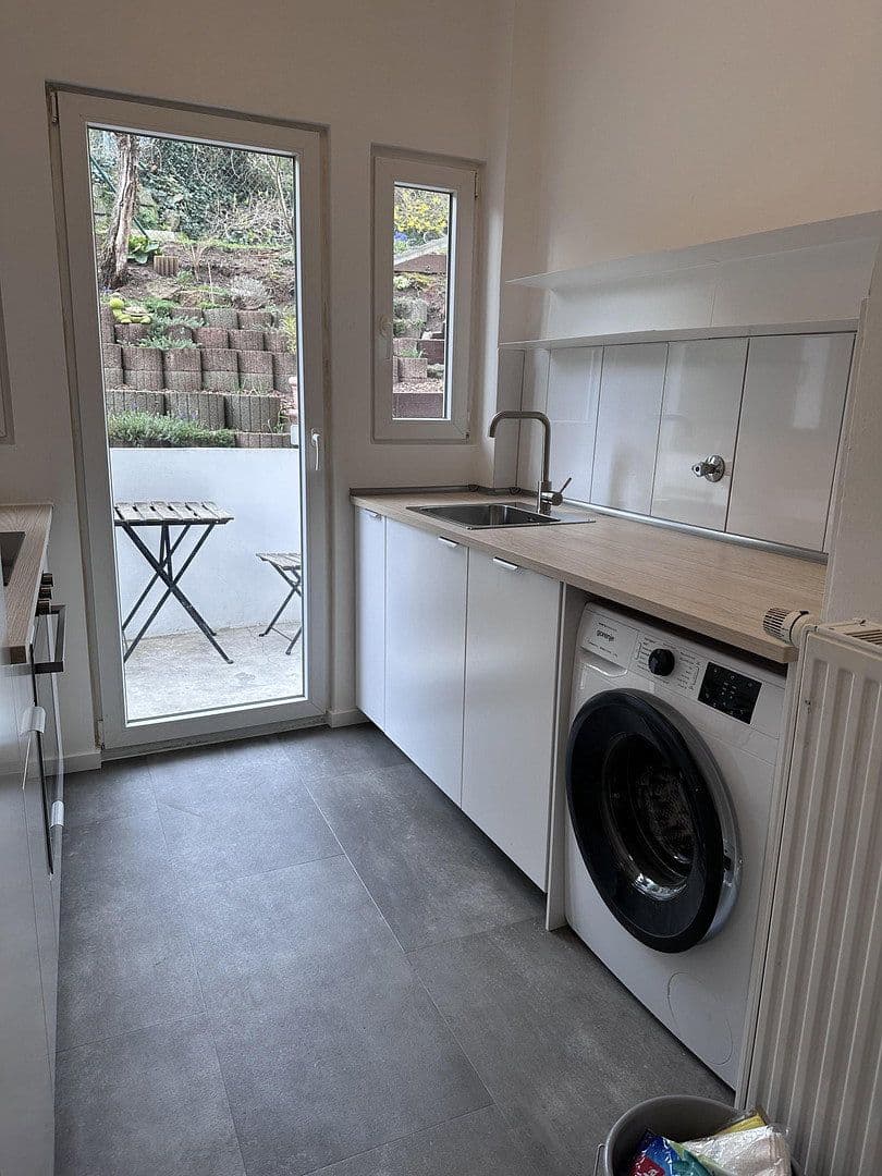 Prenájom bytu 3-izbový 65 m², Stuttgart, Bádensko-Wurttembersko Prenájom bytu 3-izbový 65 m², Stuttgart, Bádensko-Wurttembersko