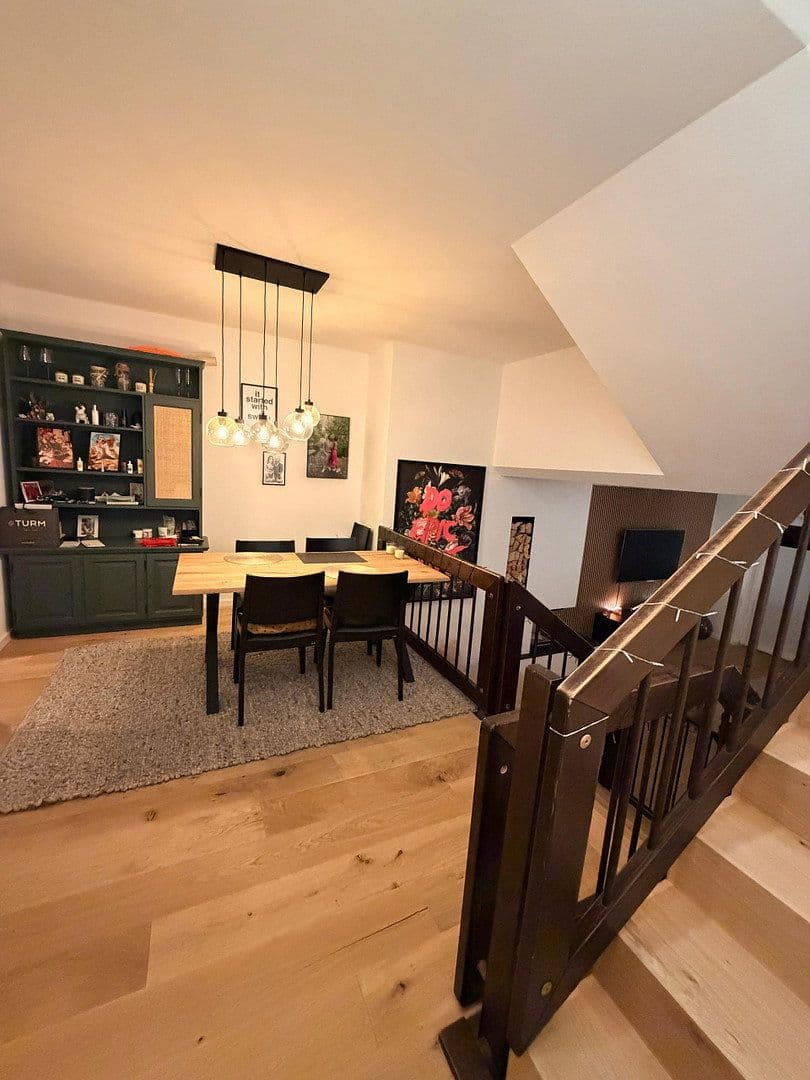 Prenájom domu 130 m², pozemek 130 m², München, Bavorsko Prenájom domu 130 m², pozemek 130 m², München, Bavorsko