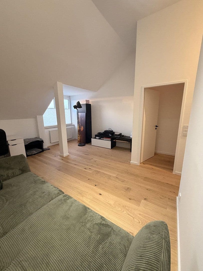 Prenájom domu 130 m², pozemek 130 m², München, Bavorsko Prenájom domu 130 m², pozemek 130 m², München, Bavorsko