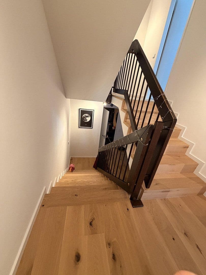 Prenájom domu 130 m², pozemek 130 m², München, Bavorsko Prenájom domu 130 m², pozemek 130 m², München, Bavorsko