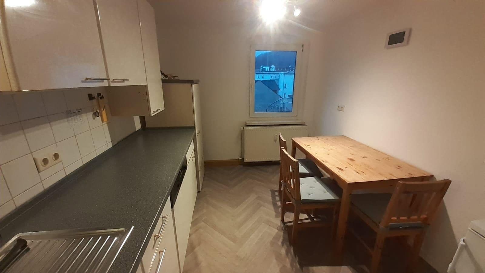 Prenájom bytu 2-izbový 68 m², Joliot-Curie-Str. 10, Gera, Durínsko Prenájom bytu 2-izbový 68 m², Joliot-Curie-Str. 10, Gera, Durínsko