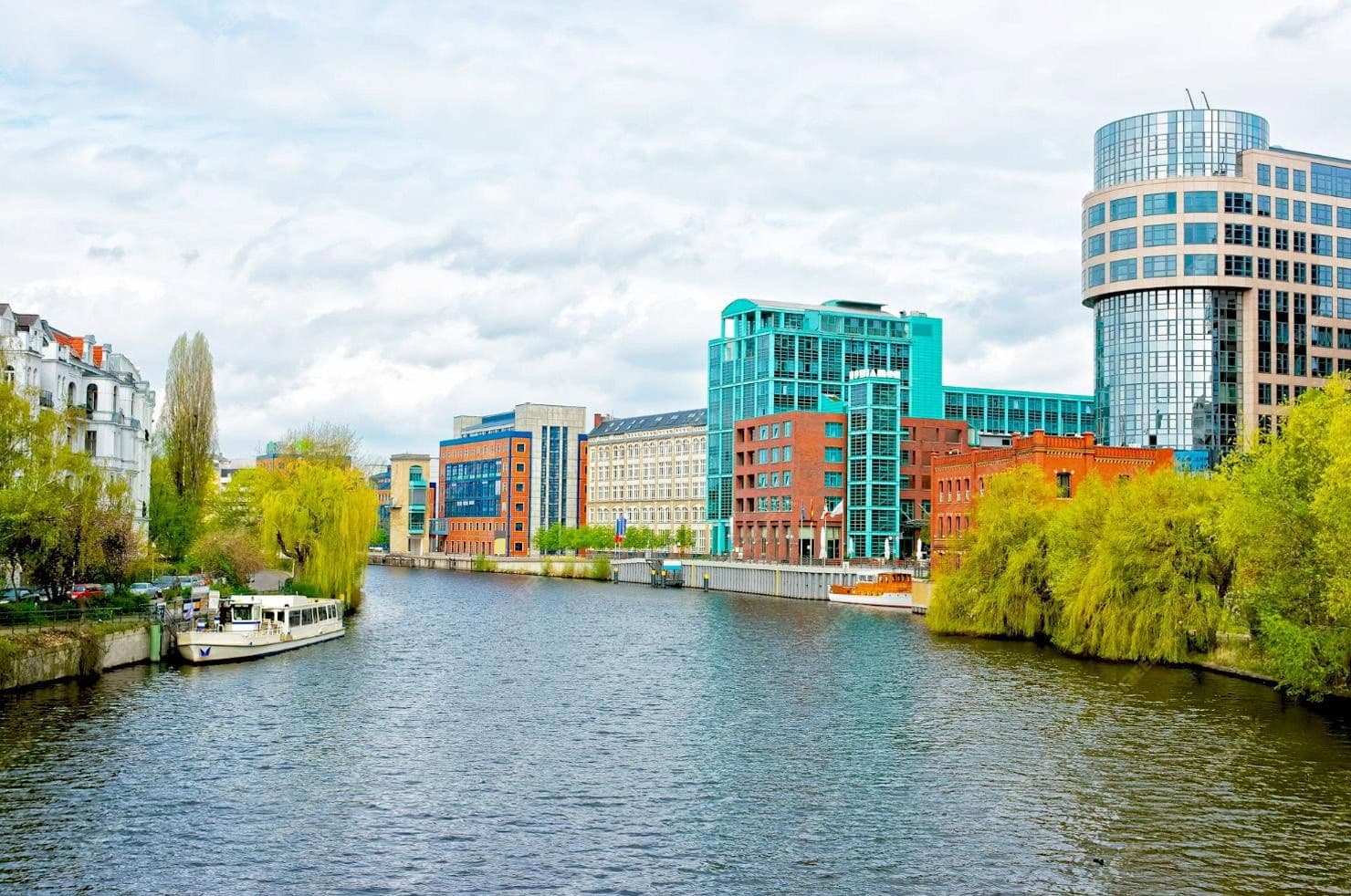 Predaj bytu 3-izbový 56 m², Berlin, Berlín Predaj bytu 3-izbový 56 m², Berlin, Berlín