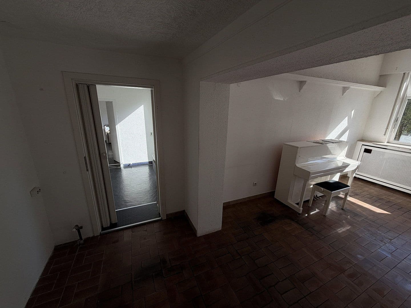 Predaj domu 90 m², pozemek 440 m², Am Forsthaus Gravenbruch 24a, Neu-Isenburg, Hesensko Predaj domu 90 m², pozemek 440 m², Am Forsthaus Gravenbruch 24a, Neu-Isenburg, Hesensko