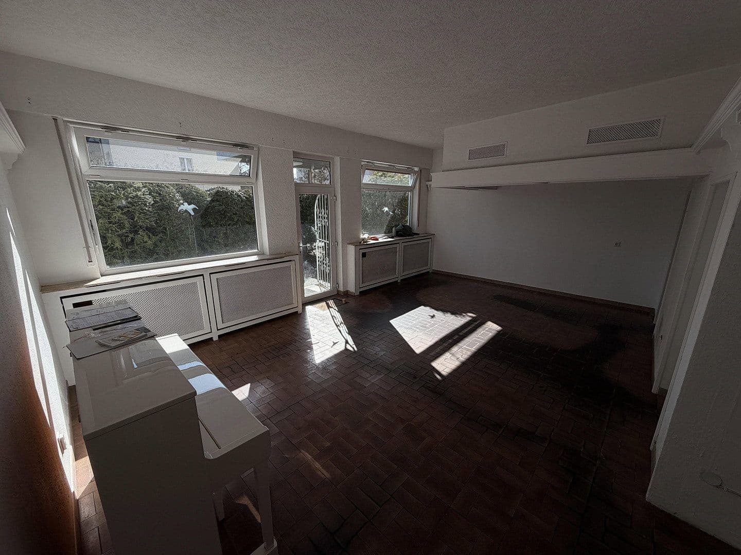 Predaj domu 90 m², pozemek 440 m², Am Forsthaus Gravenbruch 24a, Neu-Isenburg, Hesensko Predaj domu 90 m², pozemek 440 m², Am Forsthaus Gravenbruch 24a, Neu-Isenburg, Hesensko