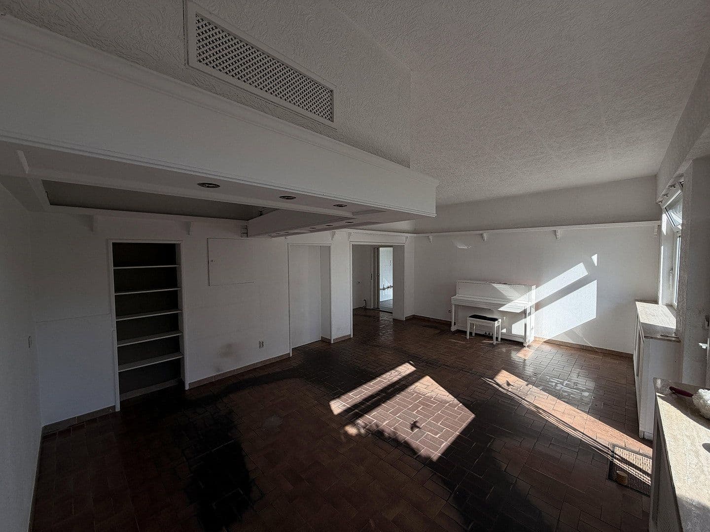 Predaj domu 90 m², pozemek 440 m², Am Forsthaus Gravenbruch 24a, Neu-Isenburg, Hesensko Predaj domu 90 m², pozemek 440 m², Am Forsthaus Gravenbruch 24a, Neu-Isenburg, Hesensko