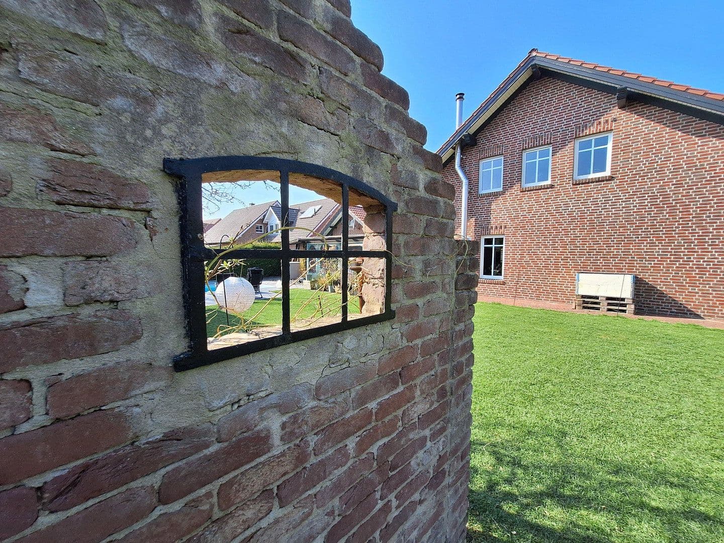 Predaj domu 284 m², pozemek 943 m², Dersum, Dolné Sasko Predaj domu 284 m², pozemek 943 m², Dersum, Dolné Sasko