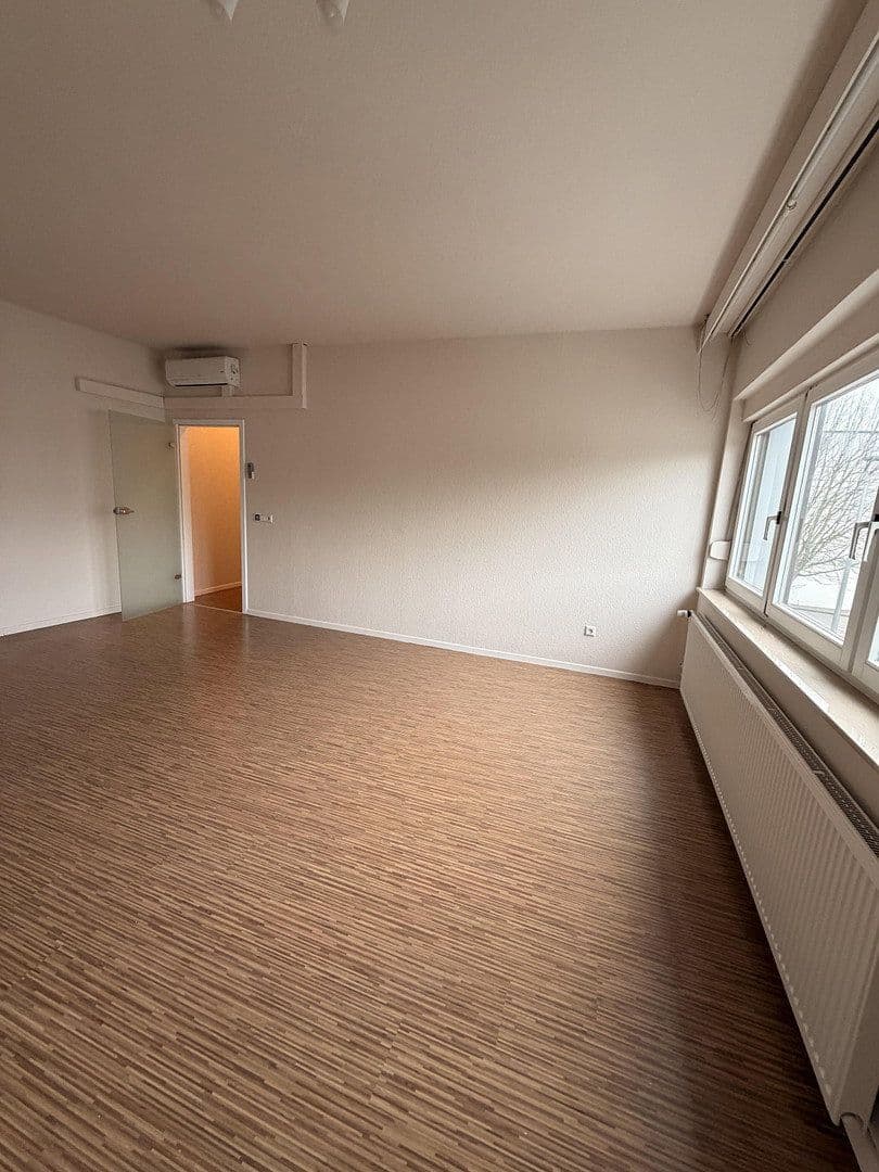 Prenájom kancelárie 110 m², Austraße 17, Öhringen, Bádensko-Wurttembersko Prenájom kancelárie 110 m², Austraße 17, Öhringen, Bádensko-Wurttembersko