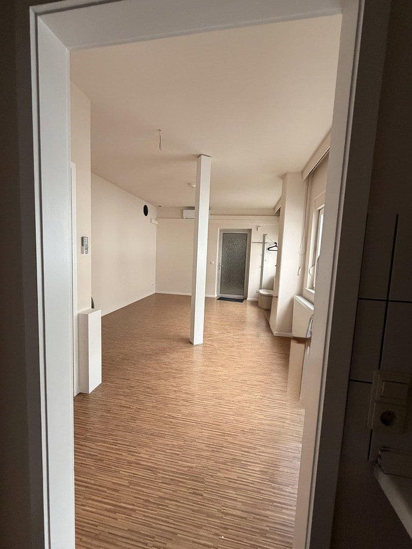 Prenájom kancelárie 110 m², Austraße 17, Öhringen, Bádensko-Wurttembersko Prenájom kancelárie 110 m², Austraße 17, Öhringen, Bádensko-Wurttembersko