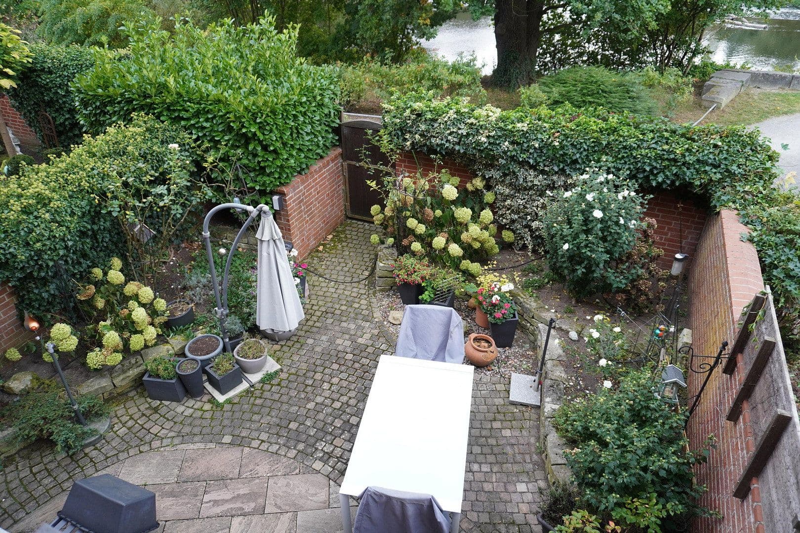 Predaj bytu 4-izbový 152 m², Hannover, Dolné Sasko Predaj bytu 4-izbový 152 m², Hannover, Dolné Sasko