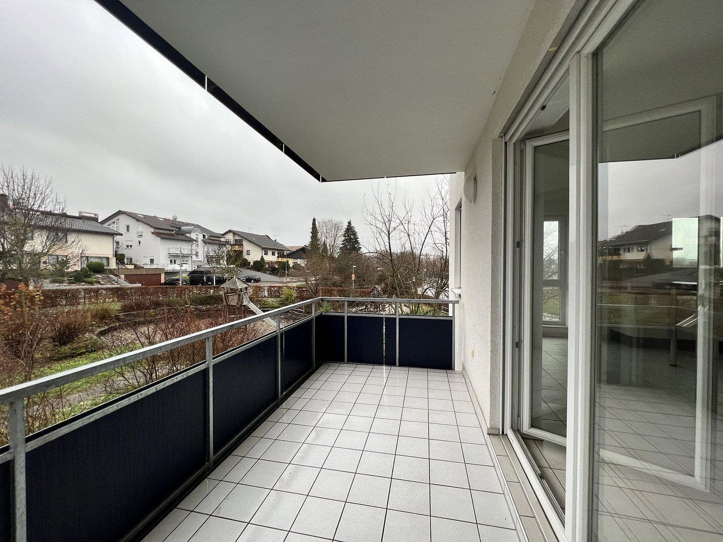 Prenájom bytu 3-izbový 80 m², Herdweg 2, Erlenbach, Bádensko-Wurttembersko Prenájom bytu 3-izbový 80 m², Herdweg 2, Erlenbach, Bádensko-Wurttembersko