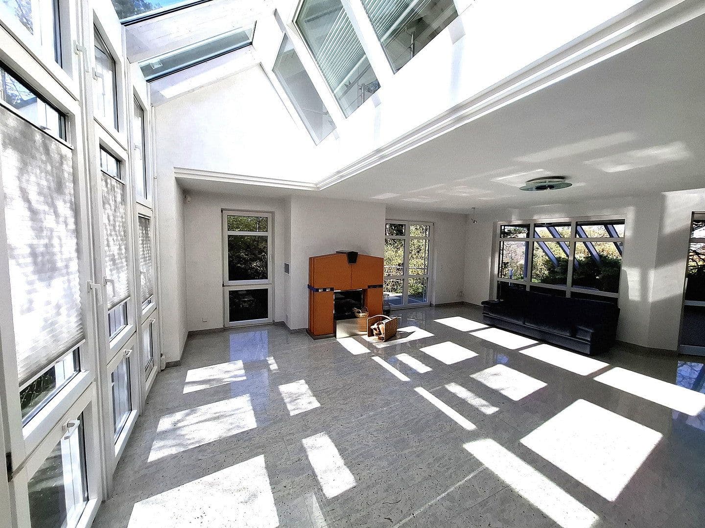 Predaj domu 357 m², pozemek 1.448 m², Grafenau, Bádensko-Wurttembersko Predaj domu 357 m², pozemek 1.448 m², Grafenau, Bádensko-Wurttembersko